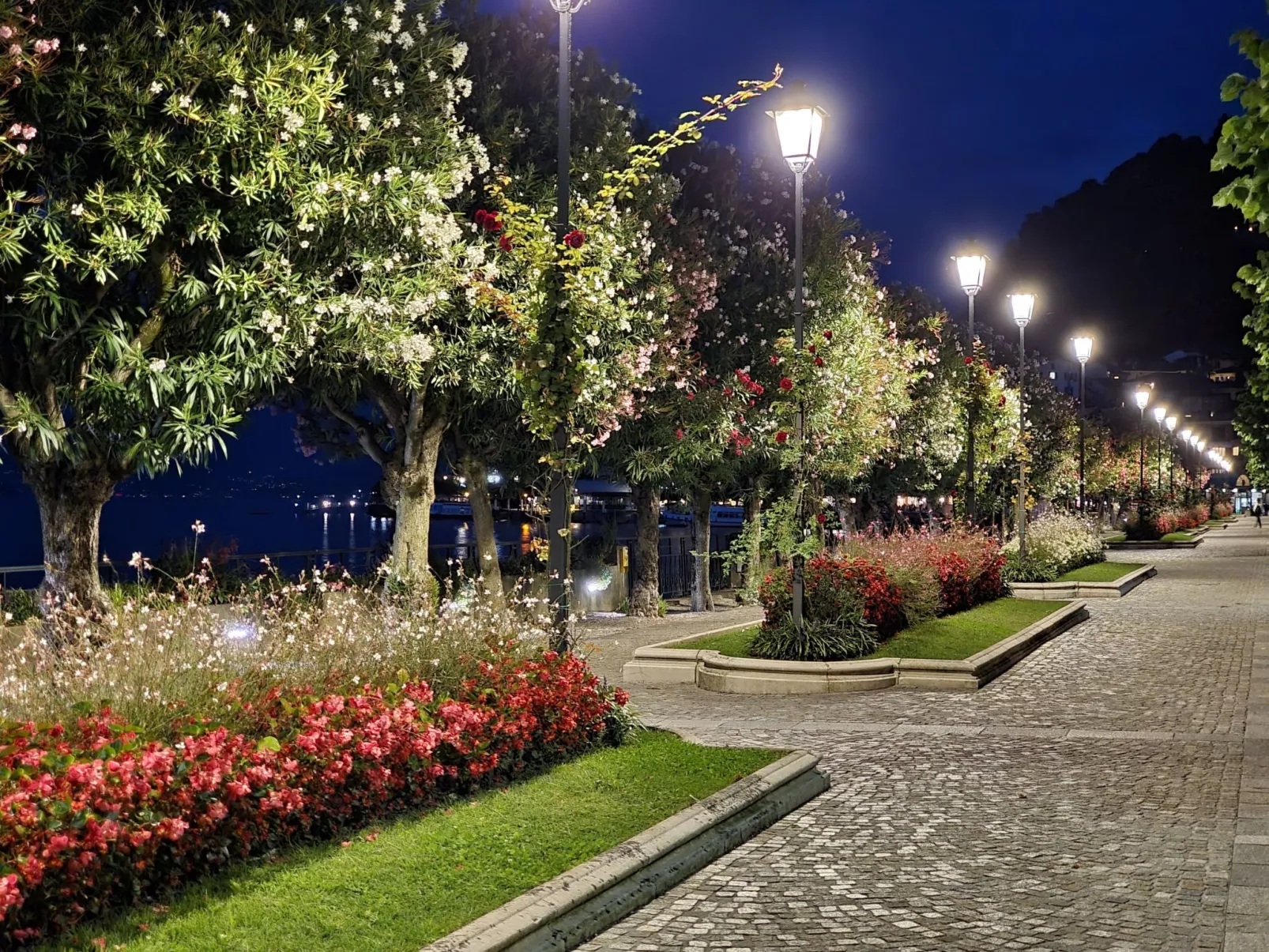 CasaKatty Zwei-Zimmer-Wohnung mit Balkon mit Seeblick-Buiten