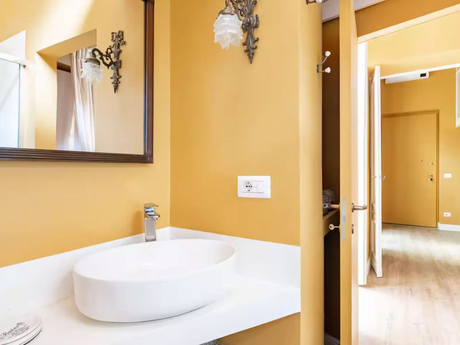 Carla B von Holiday World-Binnen