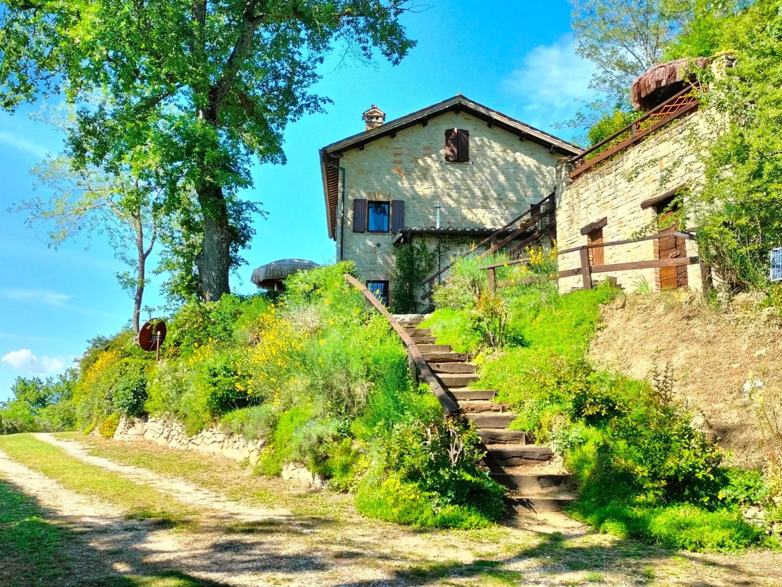 Große Wohnung mit Blick von den Bergen bis zum Meer-Image-tags.info