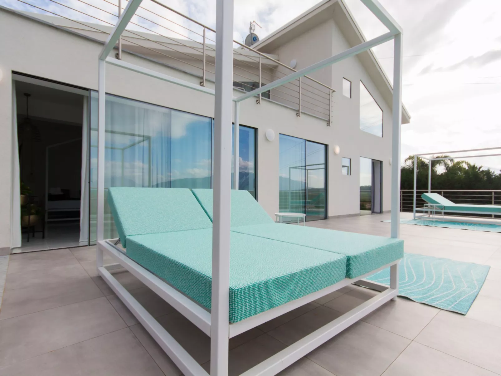 Weiße Luxusvilla-Binnen