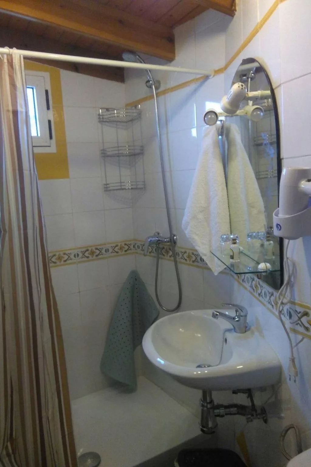 Ländliches Haus mit herrlichem Blick auf das Meer und das Tal.-Binnen