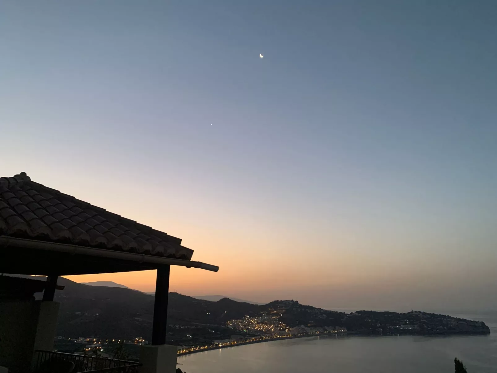 In Almuñécar mit Terrasse und Meerblick-Binnen