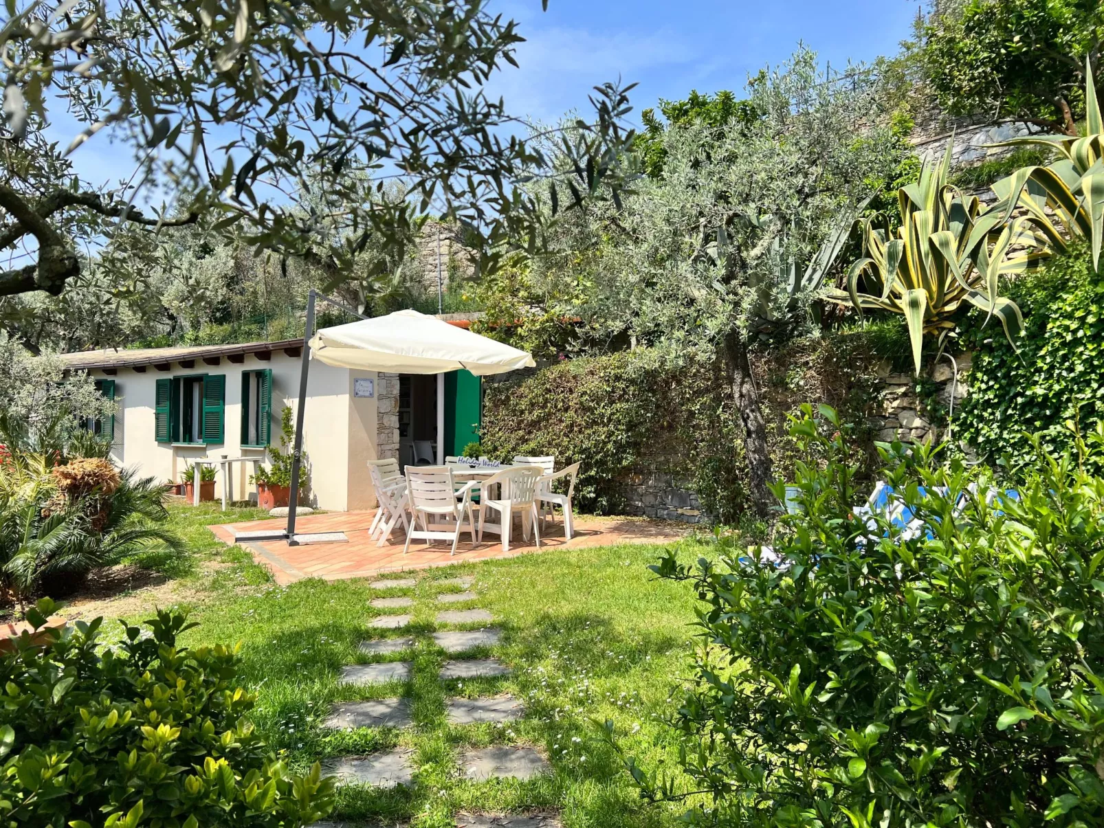 Gemütliche, helle Ferienwohnung Leda-Buiten