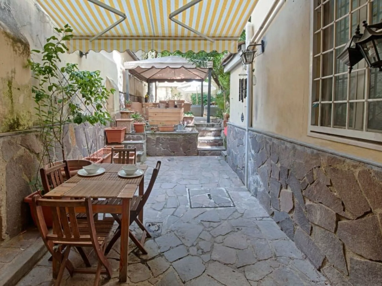 Zwei Schlafzimmer mit Garten und Whirlpool-Image-tags.info