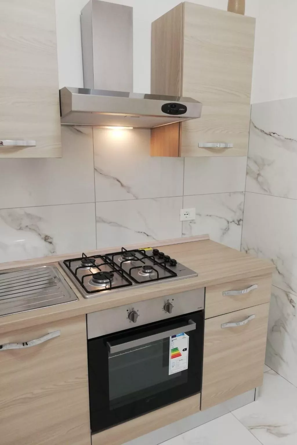 Ein-Zimmer-Wohnung Saturn 404-Image-tags.info