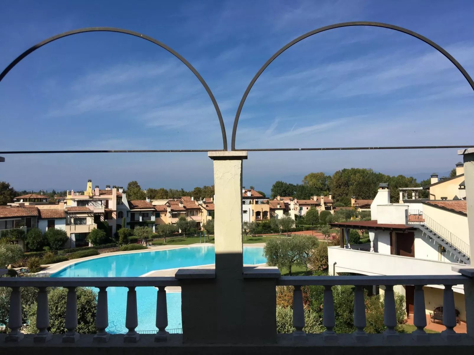 Wohnung im Resort mit großes Schwimmbad und Sportbereich-Image-tags.info