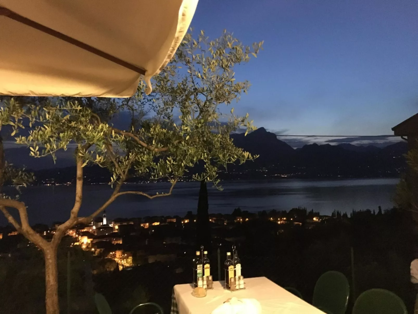 Villetta Montavolo in traumhafter Panoramalage-Buiten