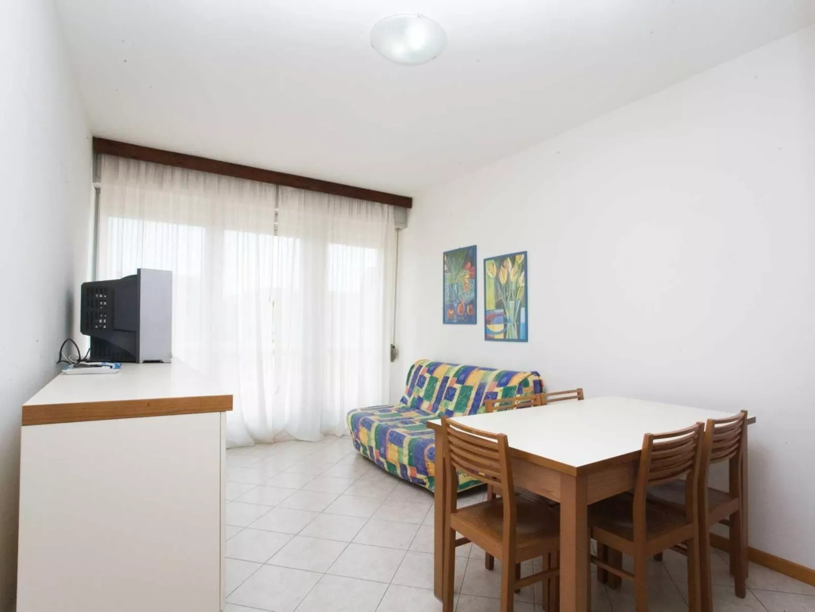 'Sanian B' mit Balkon-Binnen