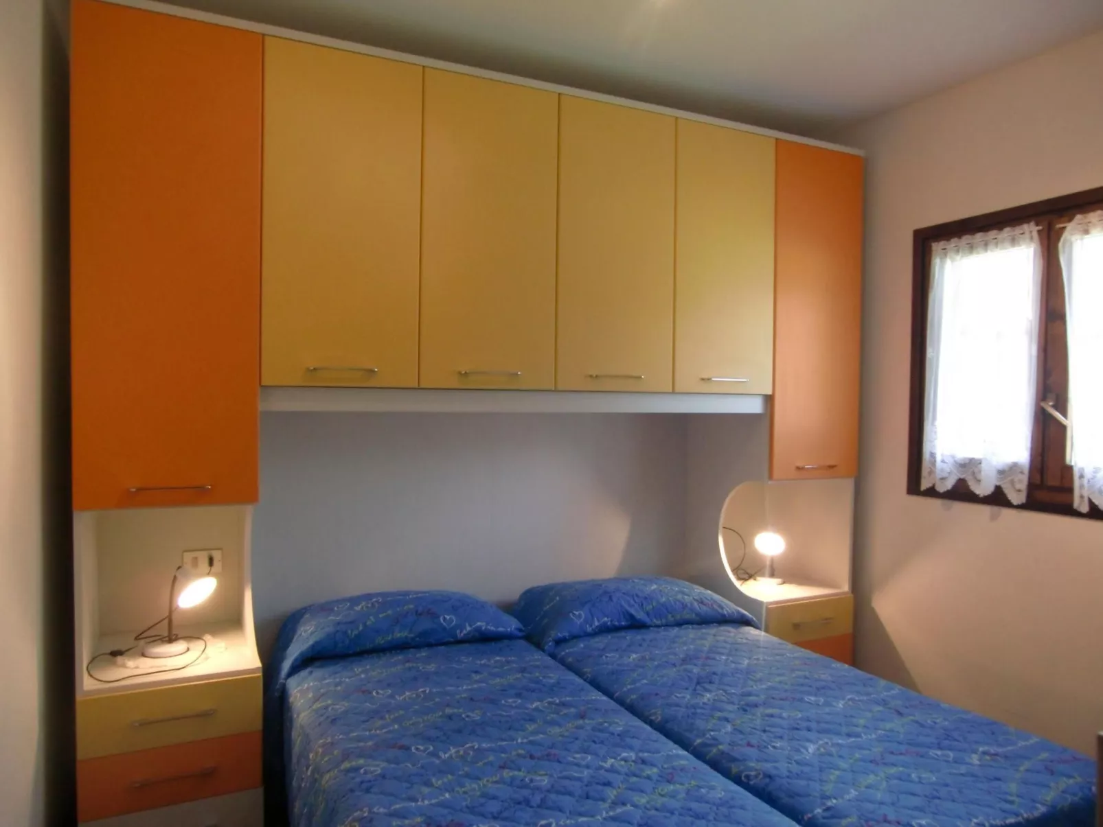 Freistehendes Haus mit Veranda mit Seeblick-Binnen