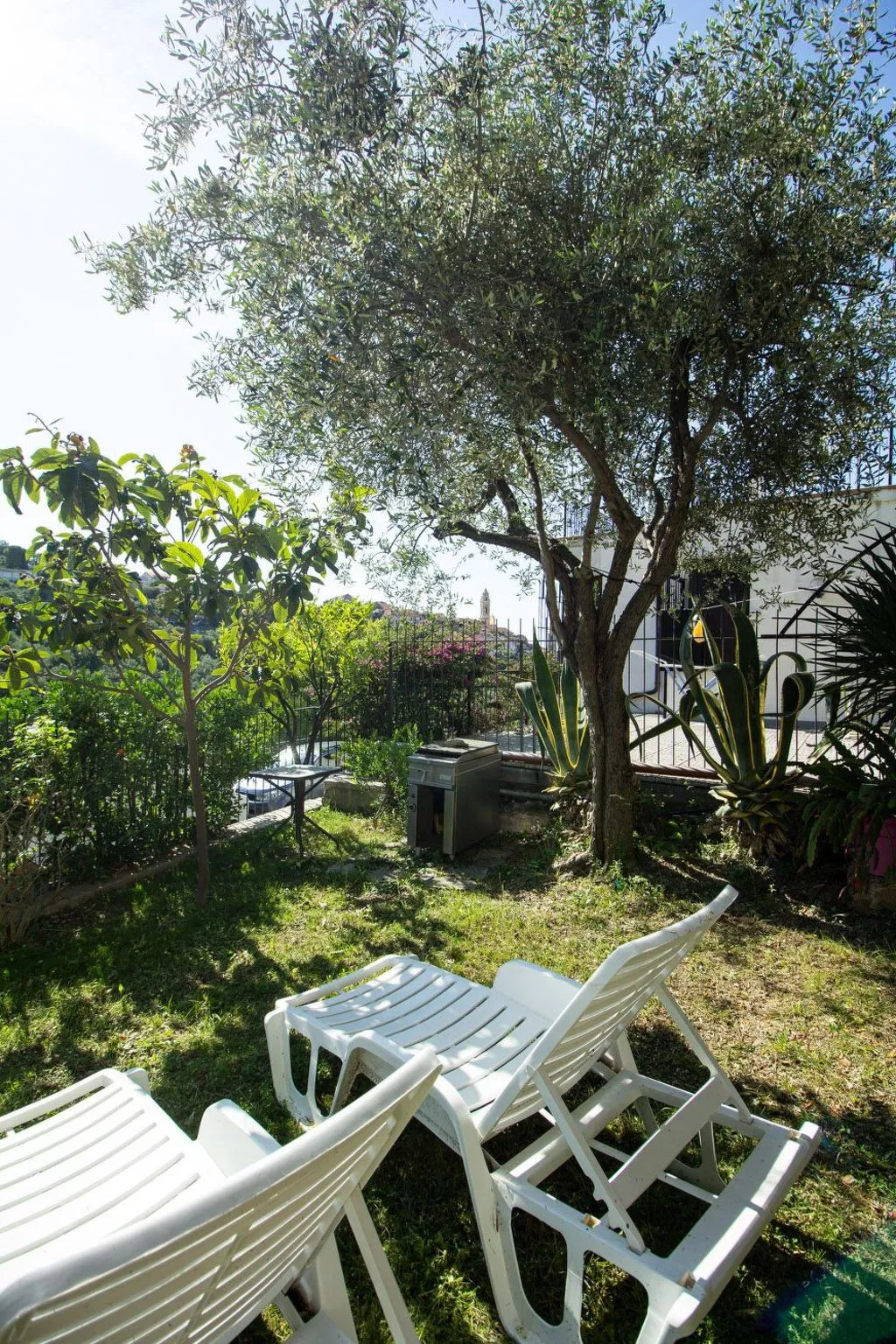 Komfortable Ferienwohnung in Cervo mit Garten-Buiten