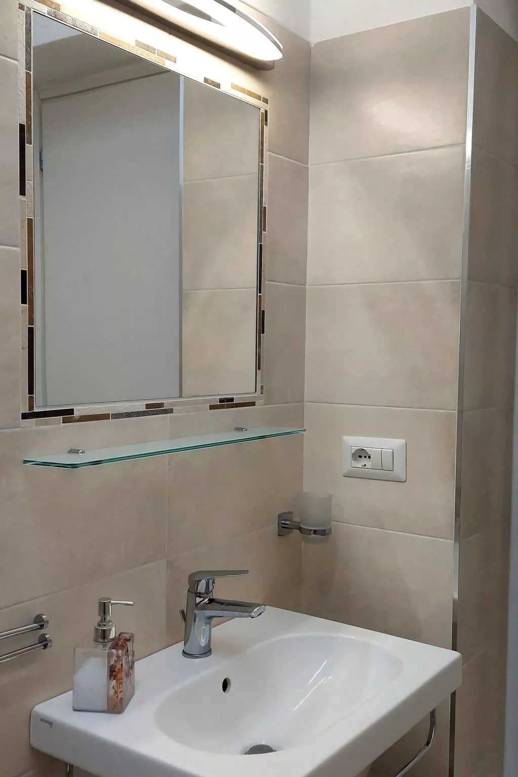 Brandneue Wohnung in Villa mit Schwimmbad-Image-tags.info