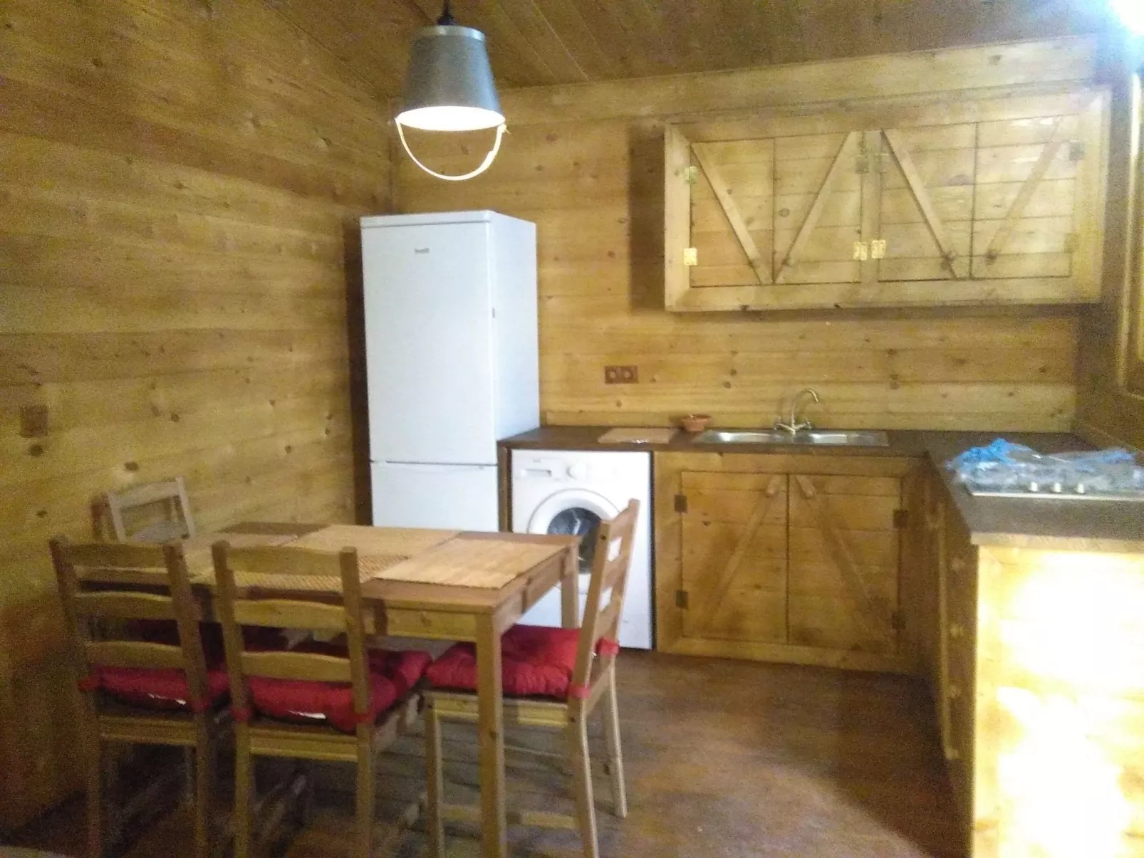 Gemütliches Ferienhaus in Almogía mit Garten - Binnen