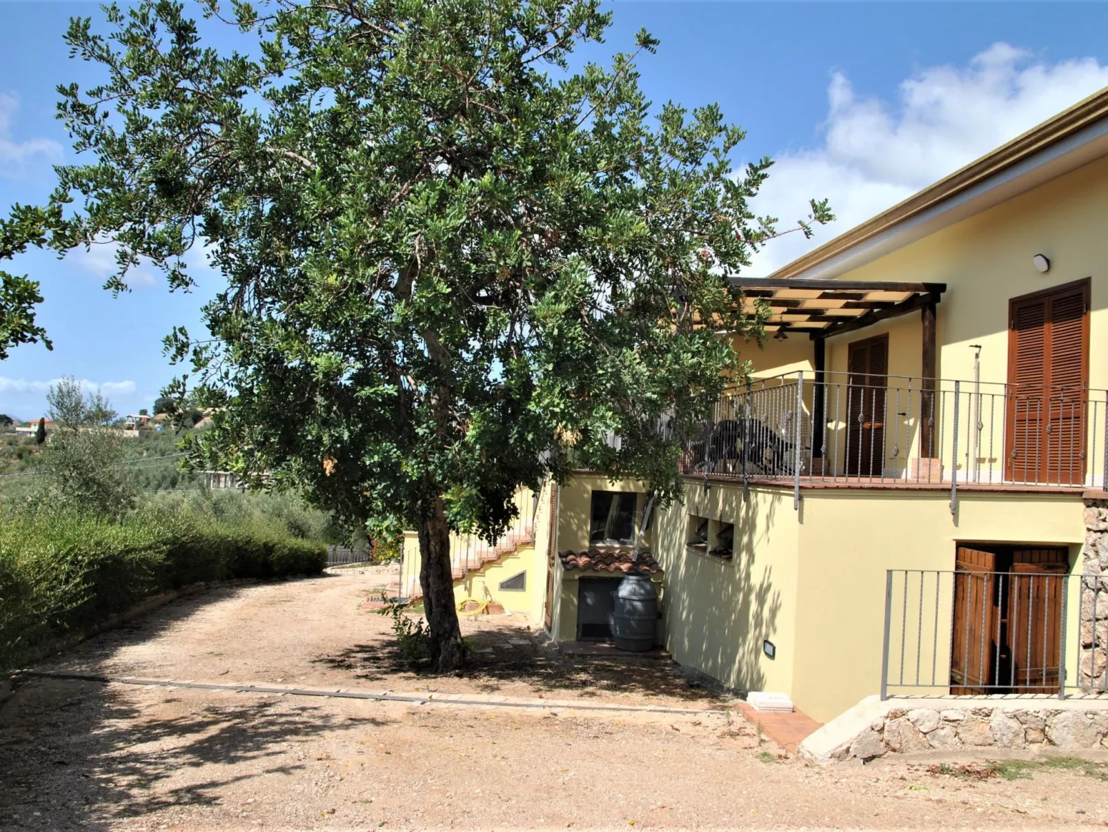 Doppelhaushälfte mit Gemeinschaftspool-Buiten