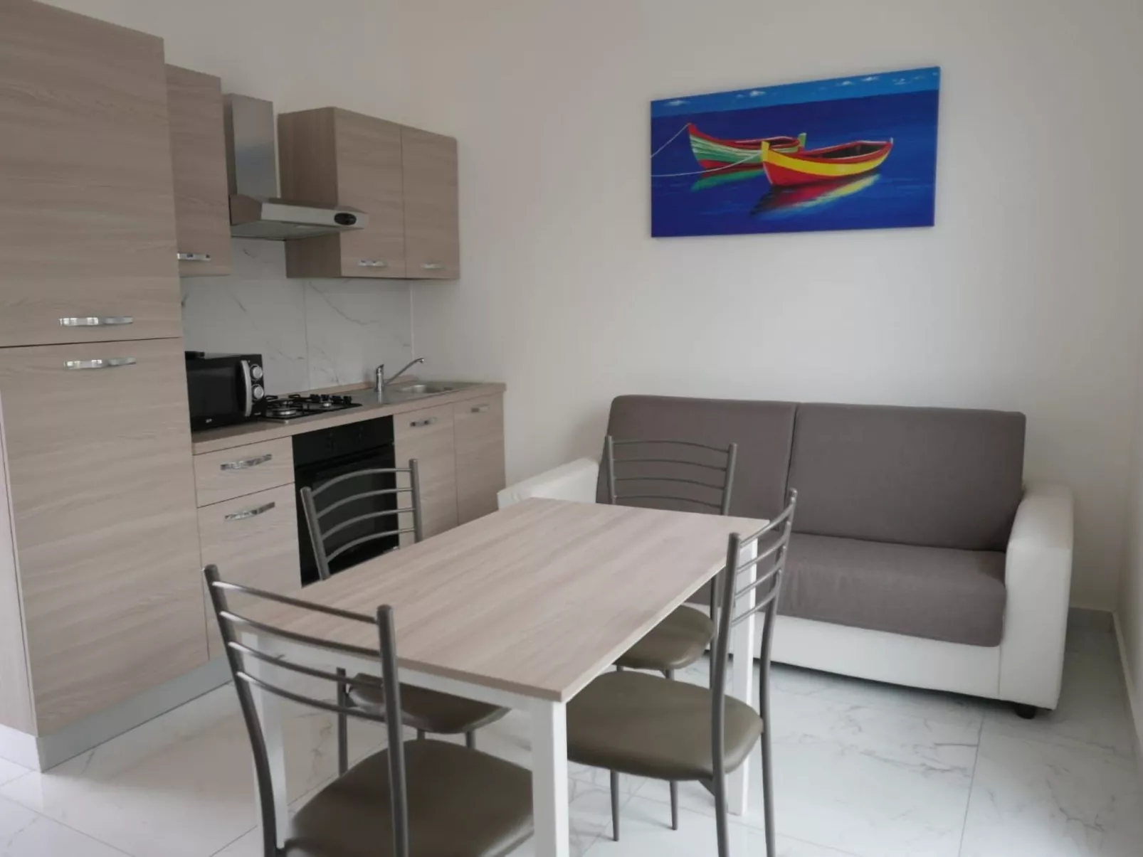 Fiorita Studio 6 - 2 Stockwerk-Image-tags.info