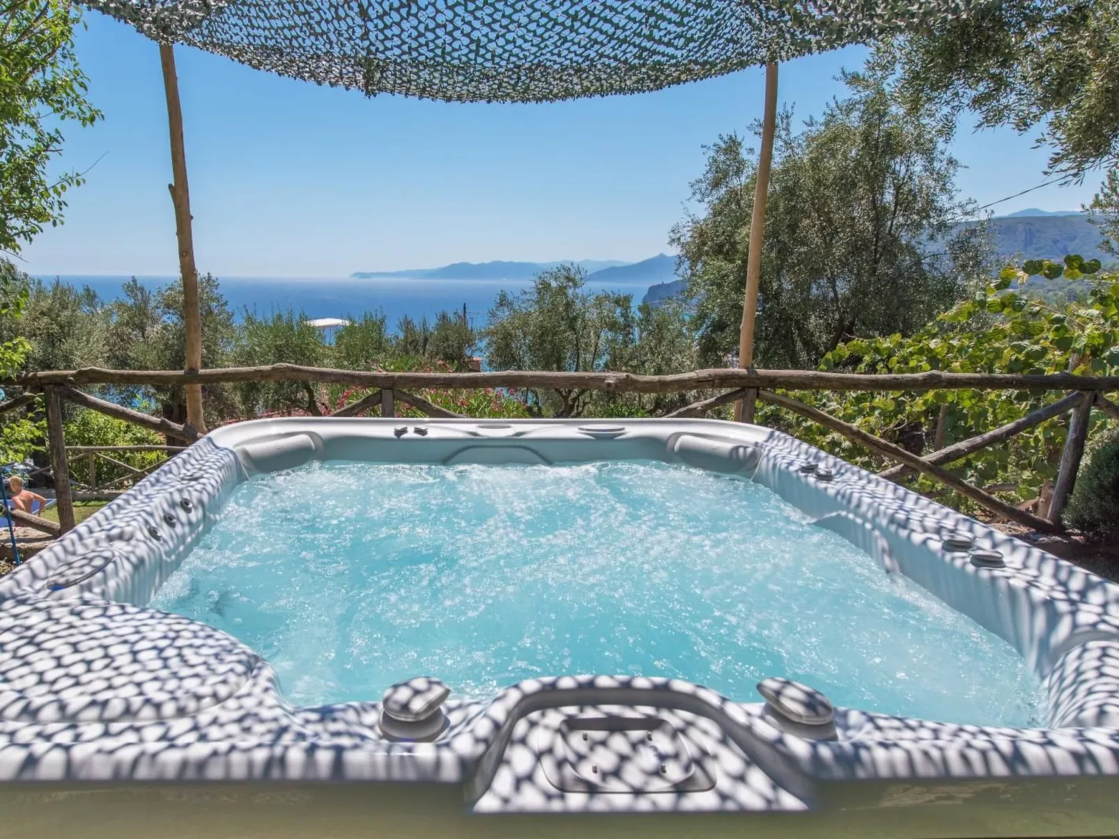 Einzimmerwohnung mit Panoramablick im Erdgeschoss-Buiten