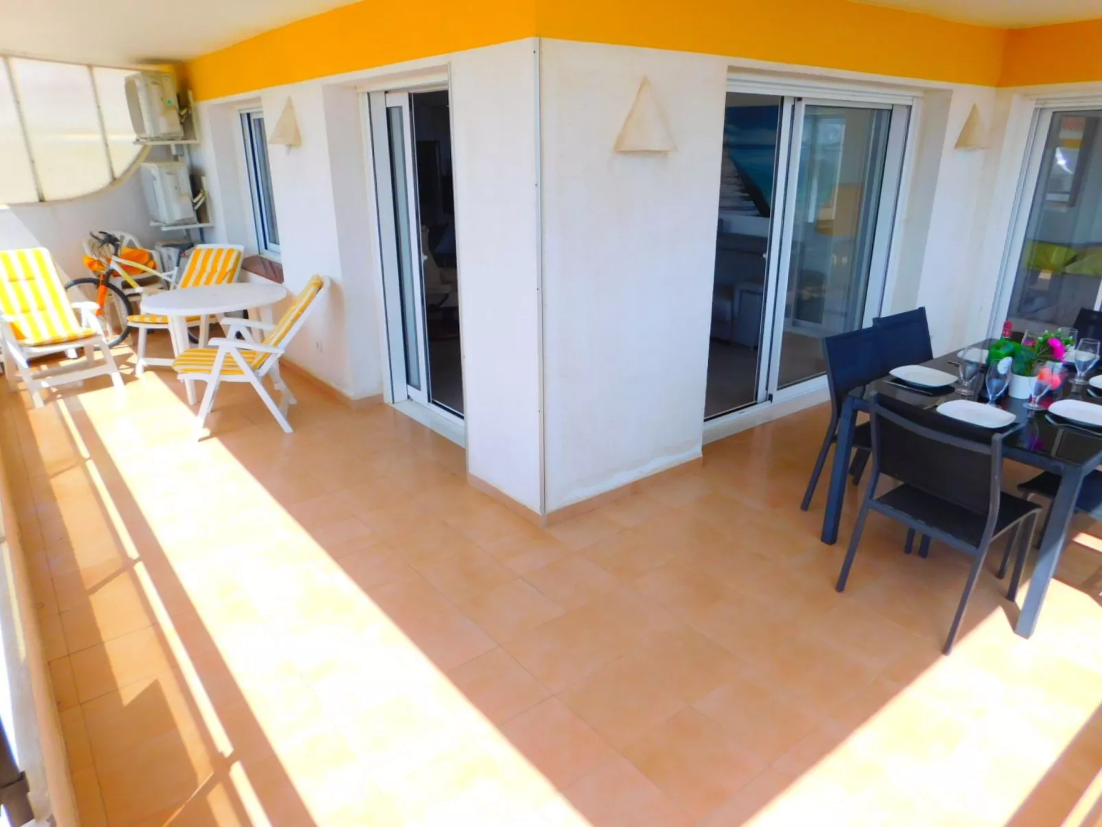 Appartement in Roses mit Großer Terrasse und Meerblick-Image-tags.info