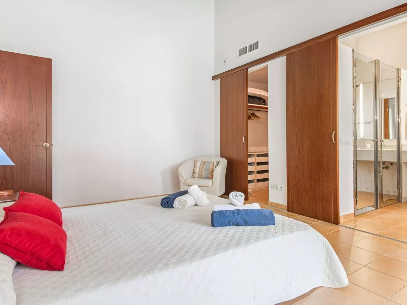 Finca in Meeresnähe mit Schwimmbad und Kinderbecken-Binnen