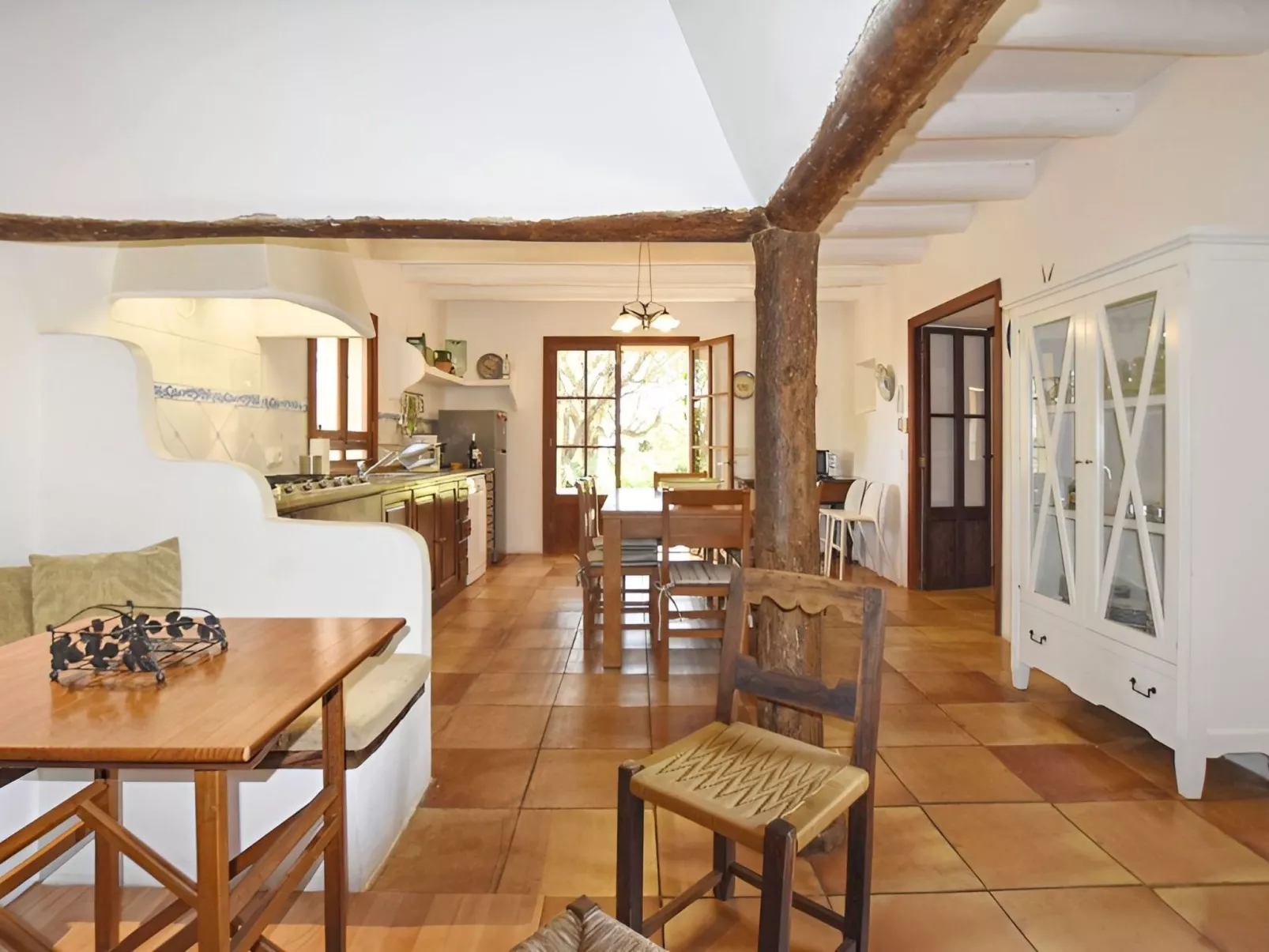 Finca mit Ruhe und Infinity-Pool-Image-tags.info