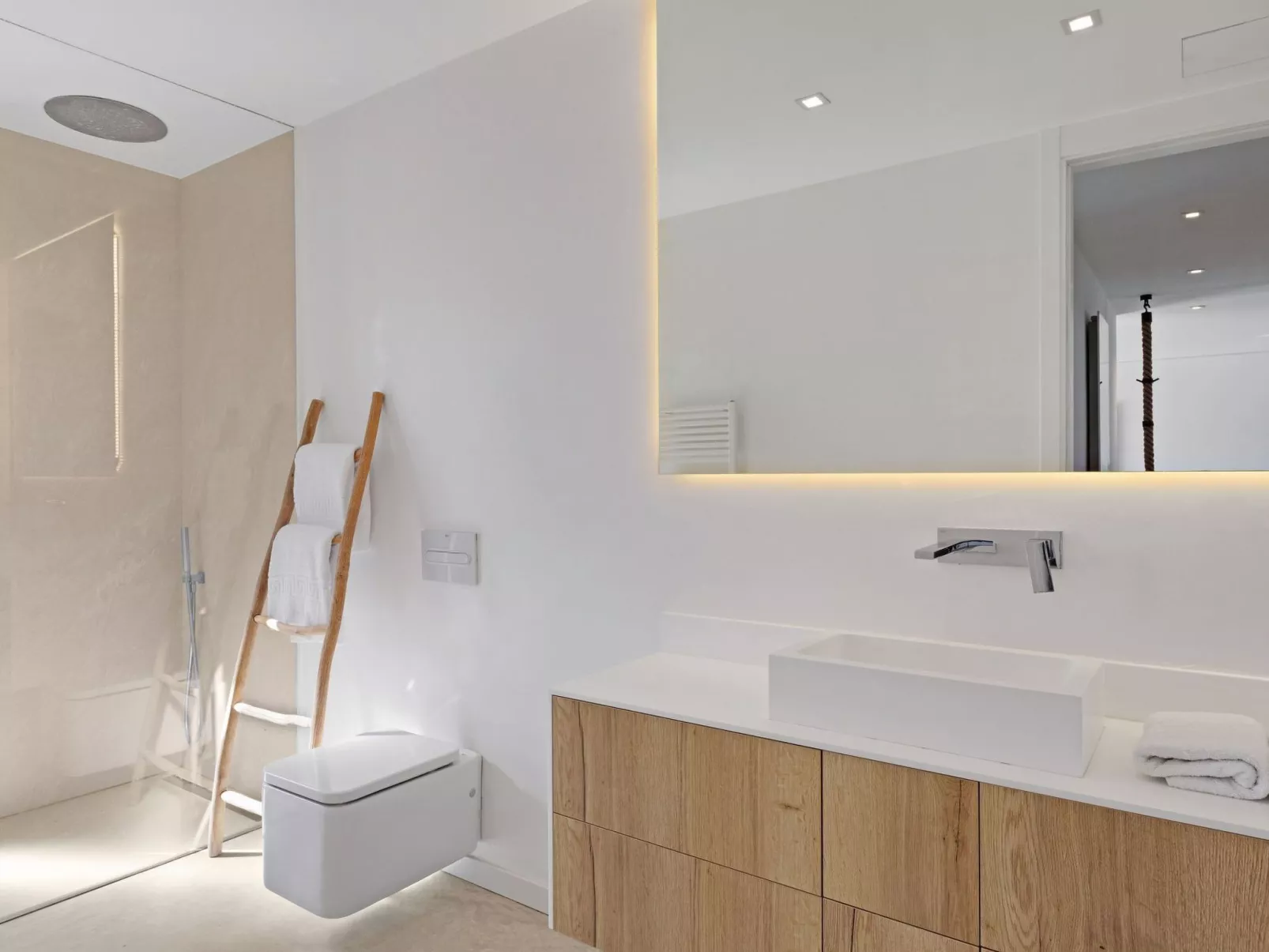 Luxuriöse Villa mit beheiztem Pool für 8 Personen-Binnen