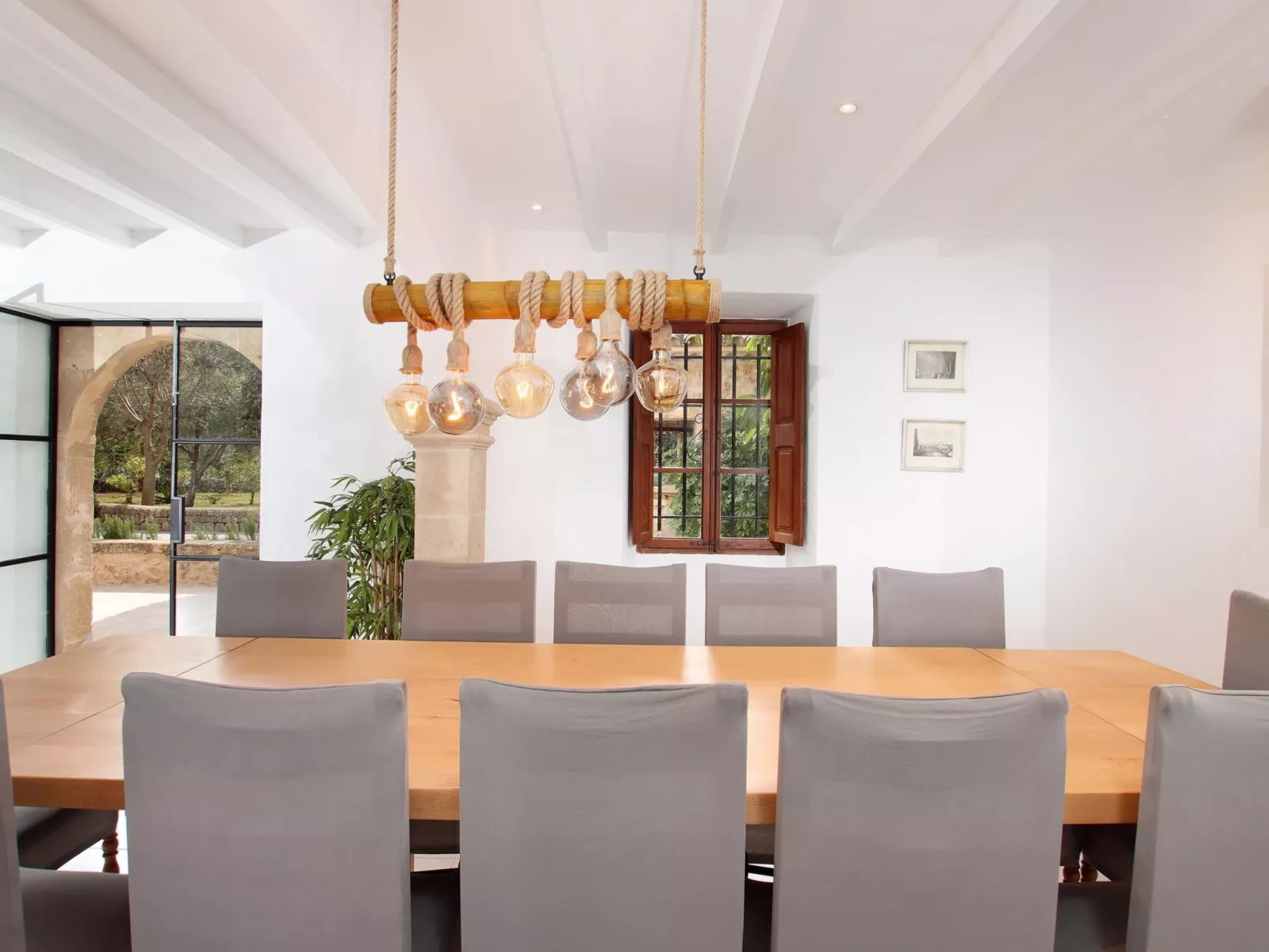 Beeindruckende große Villa in der Nähe von Cala San Vicente-Image-tags.info