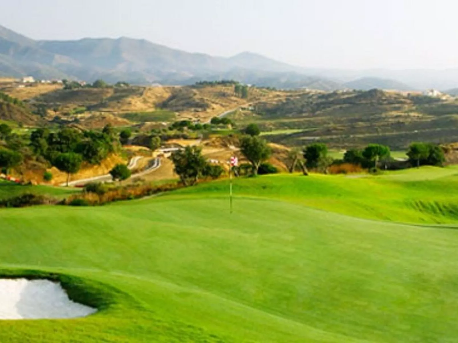 Wunderschöne Ferienwohnung in Las Lagunas De Mijas mit Möblierter Terrasse-Buiten