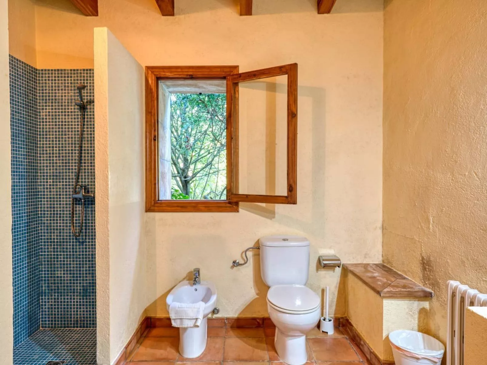 Finca mit Garten, Grill und Terrasse-Binnen