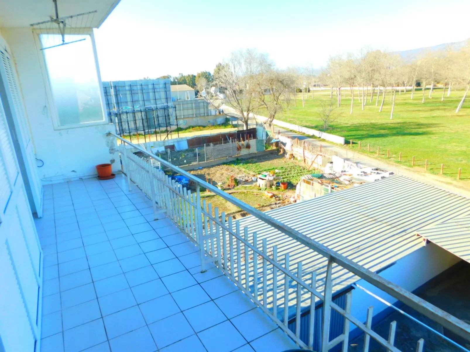 Ferienvermietung Penthouse mit schöner Terrasse 200m vom Strand Salatar, Roses-Buiten