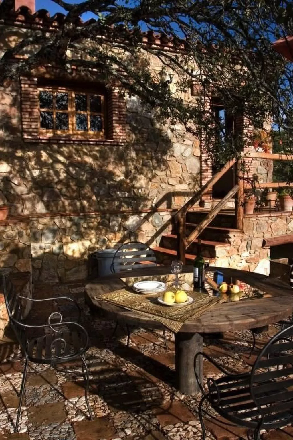 Schönes Steinhaus El Aquila-Image-tags.info