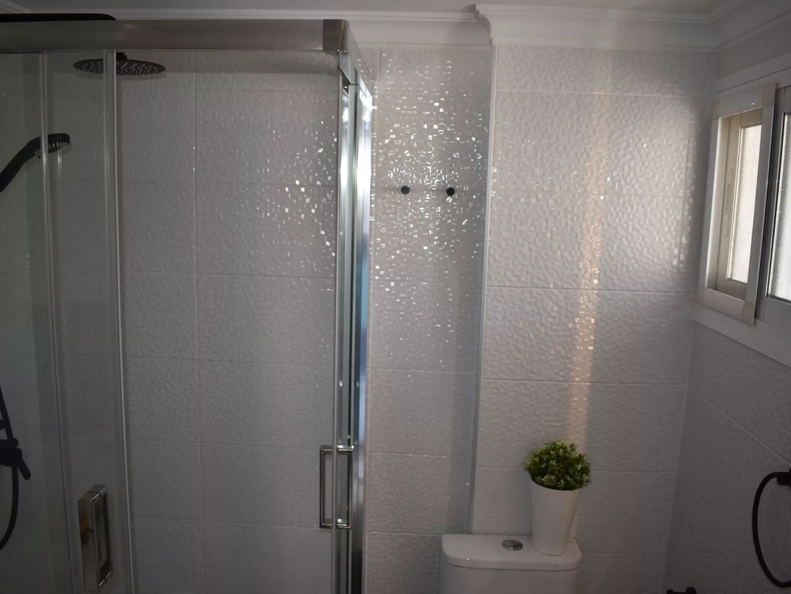 Helle und renovierte Ferienwohnung mit Balkon und tollem Blick auf das Meer - Image-tags.info