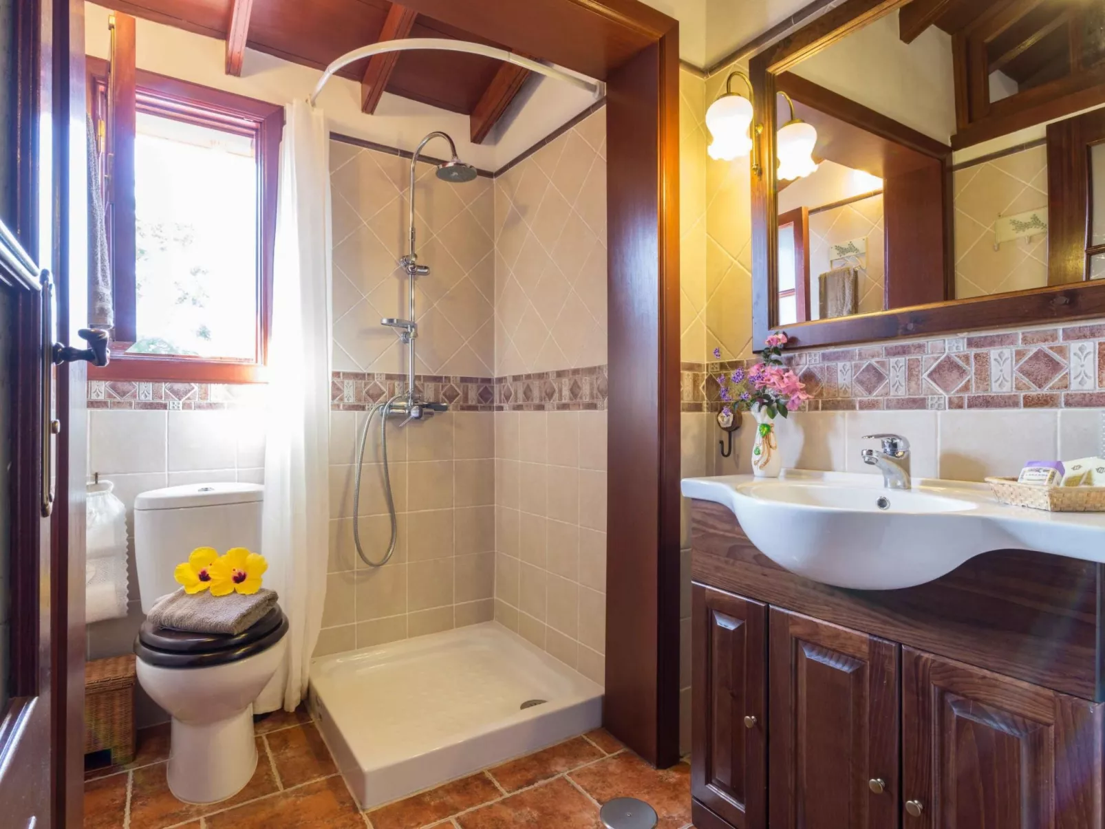 Romantisches Landhaus mit Pool-Binnen