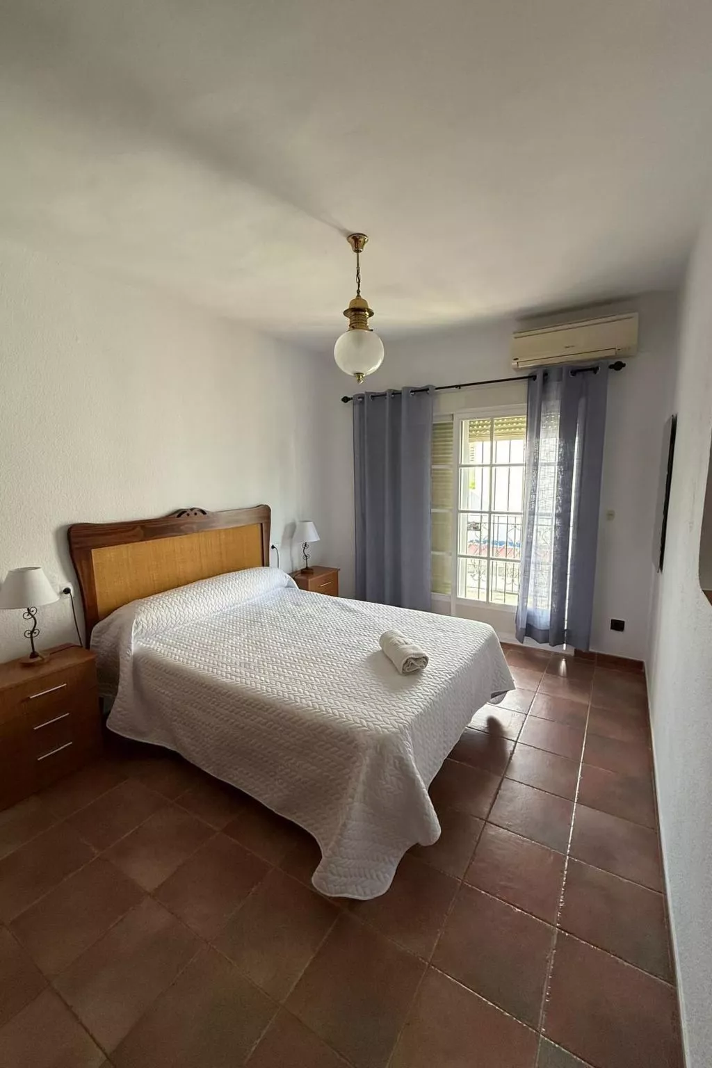 Haus mit Schwimmbad in Strandnähe-Binnen