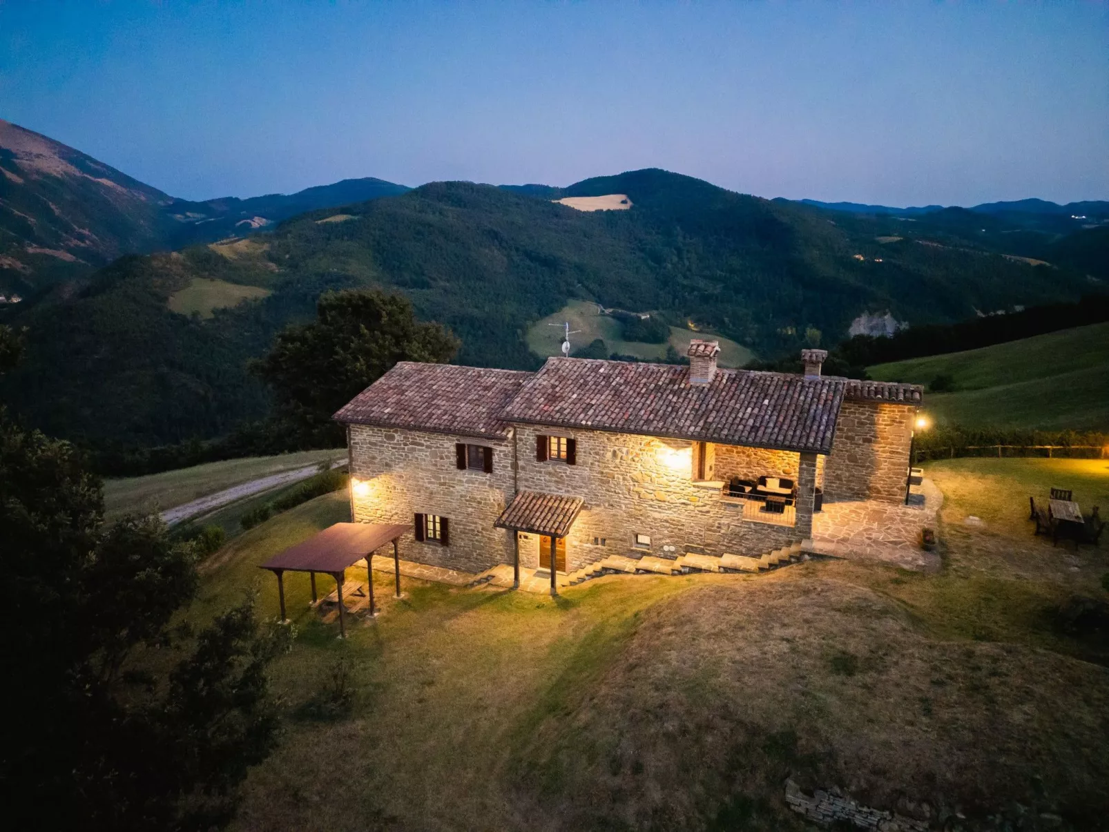 Ca Quattrocchi, Marcheholiday-Buiten