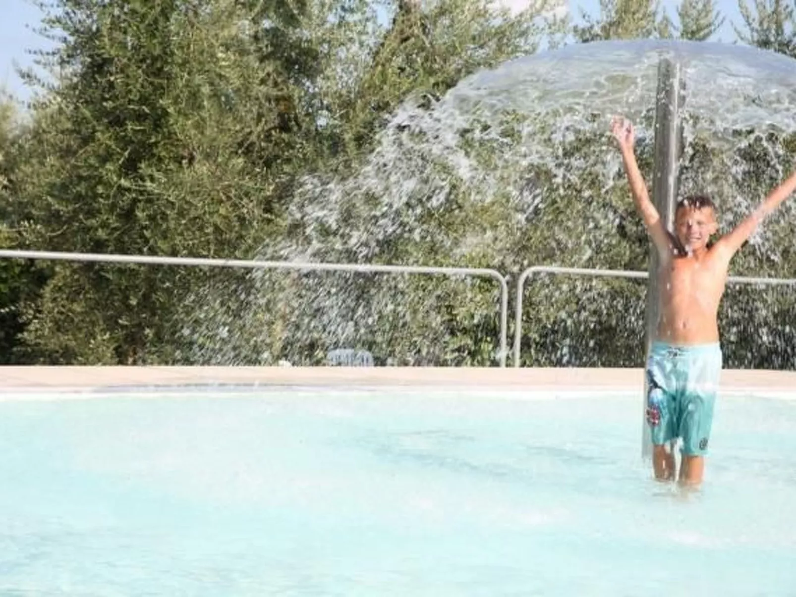 Appartement in Villaggio Sanghen mit Garten, Terrasse und gemeinsamem Pool-Buiten