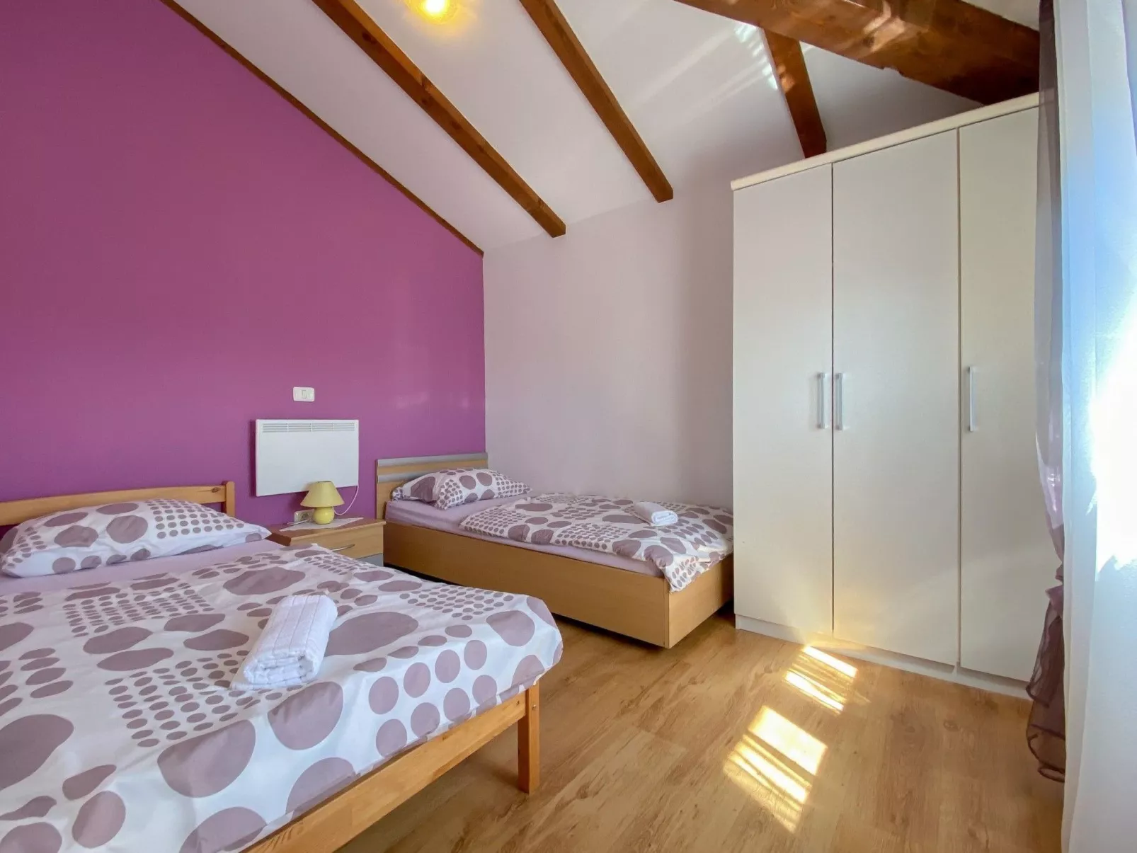 Sabina-Image-tags.info