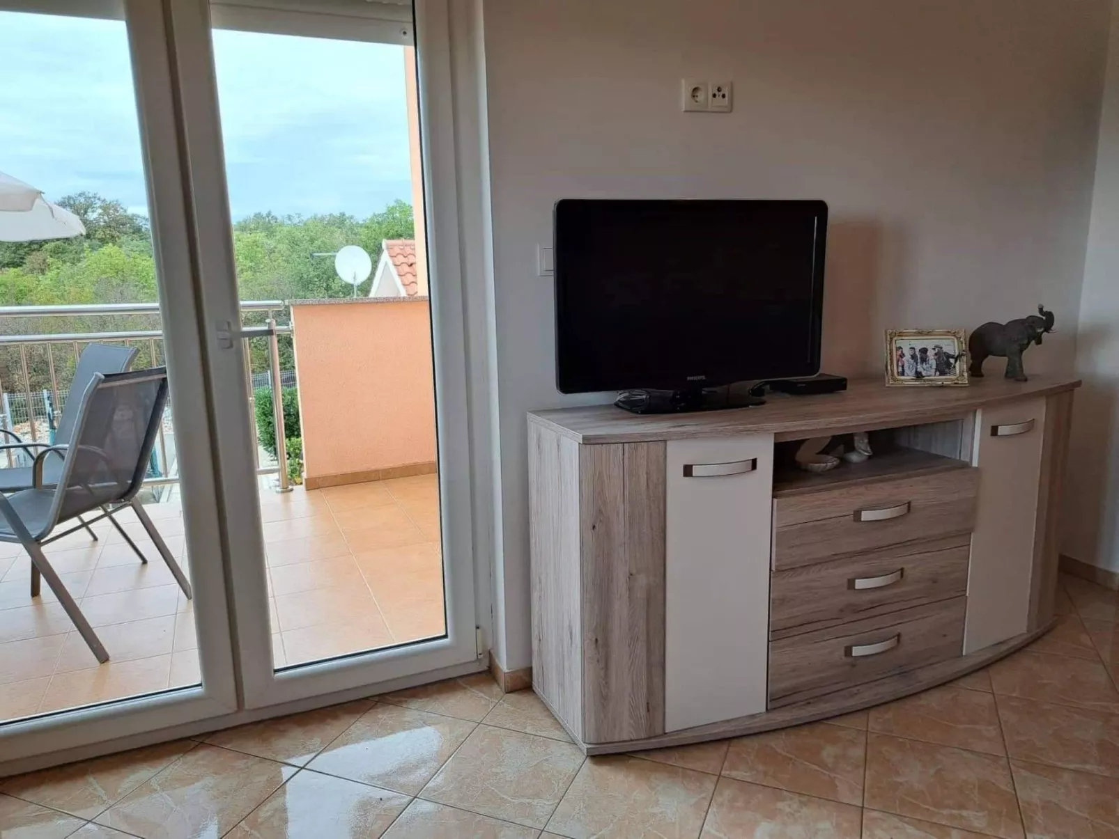 Wohnung mit Terrasse-Binnen