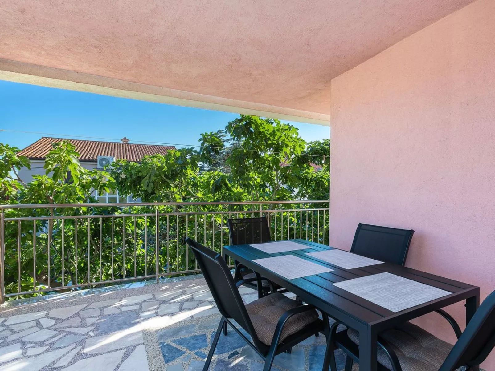 Alojzija - Mali-Buiten