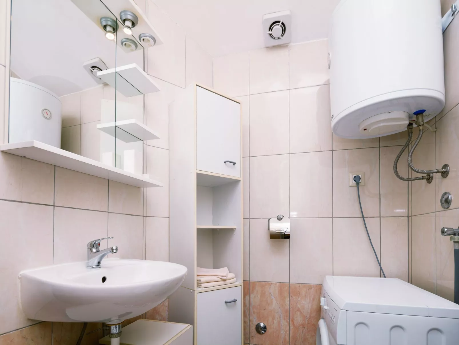 Mit Jacuzzi, Garten und Parkplatz-Image-tags.info