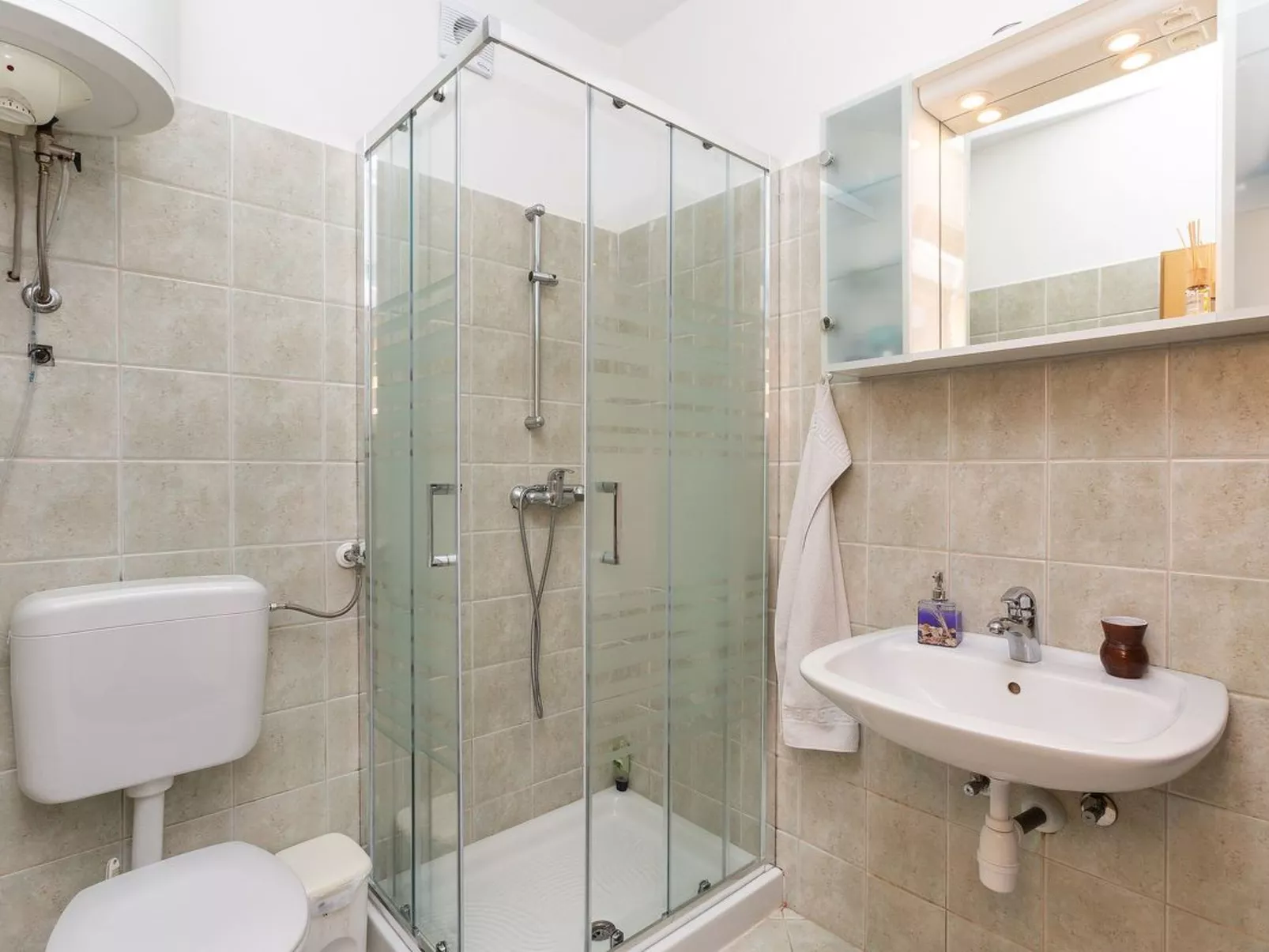 Für 4 Personen ca. 40 m&sup2; in Medulin, Istrien (Medulin und Umgebung)-Image-tags.info