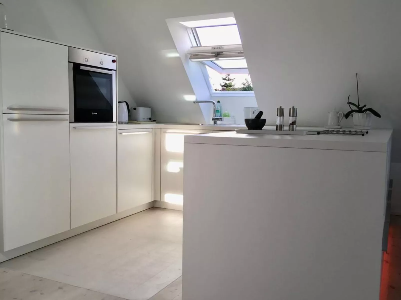 Helle Dachgeschosswohnung an der Flensburger Förde-Binnen