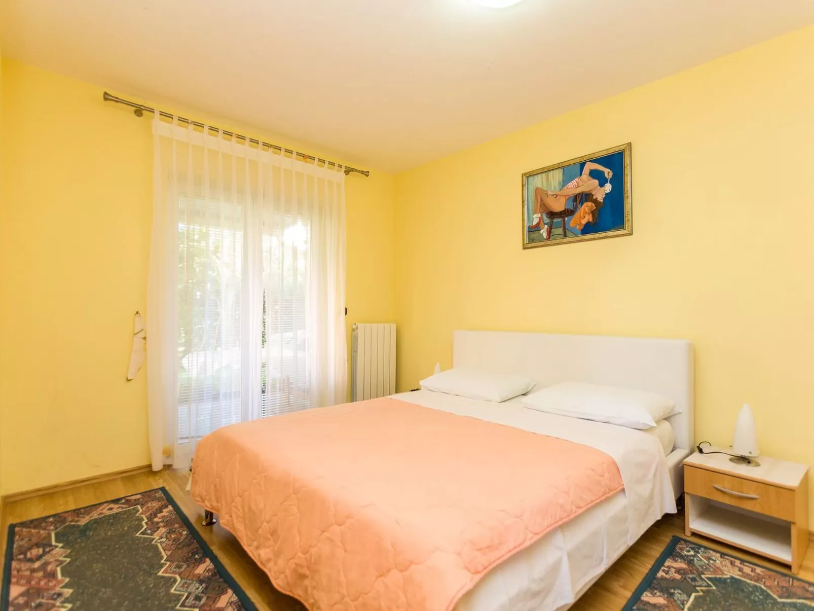 In der Nähe des Sandstrandes-Binnen