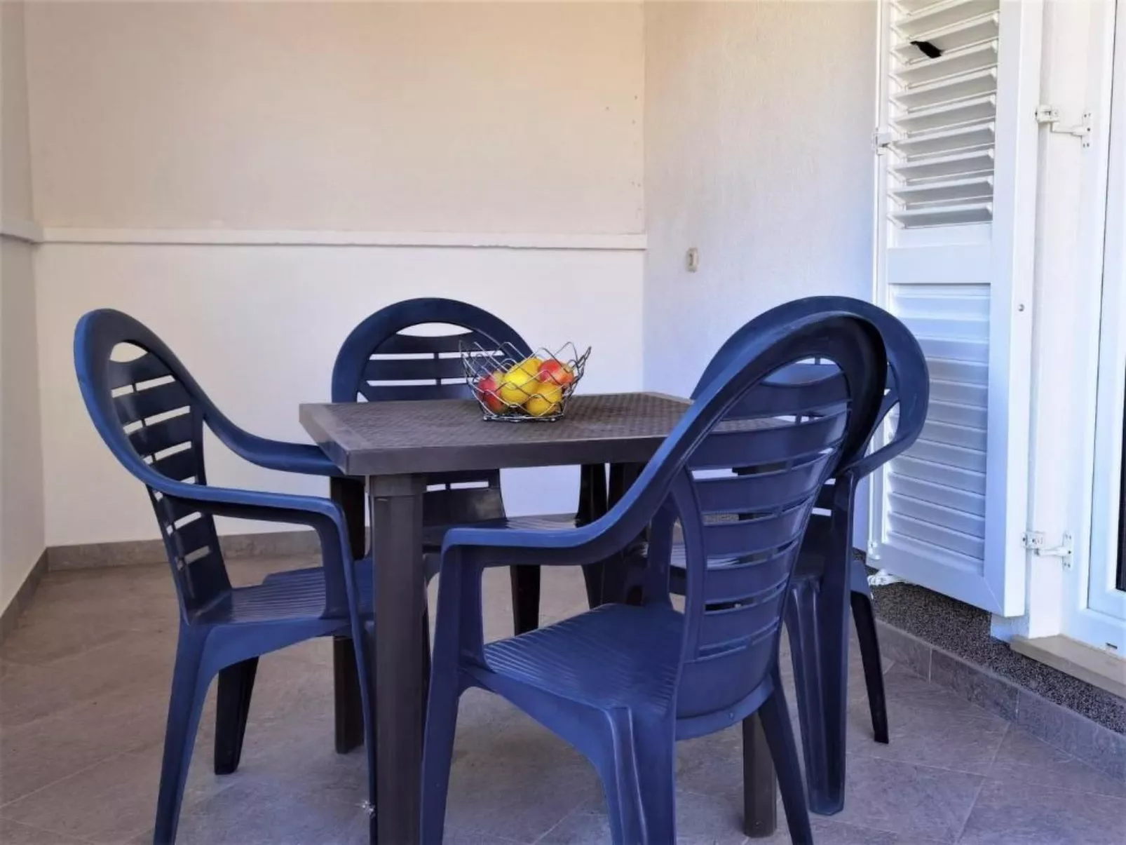 "Little Kiwi" direkt am Strand-Binnen