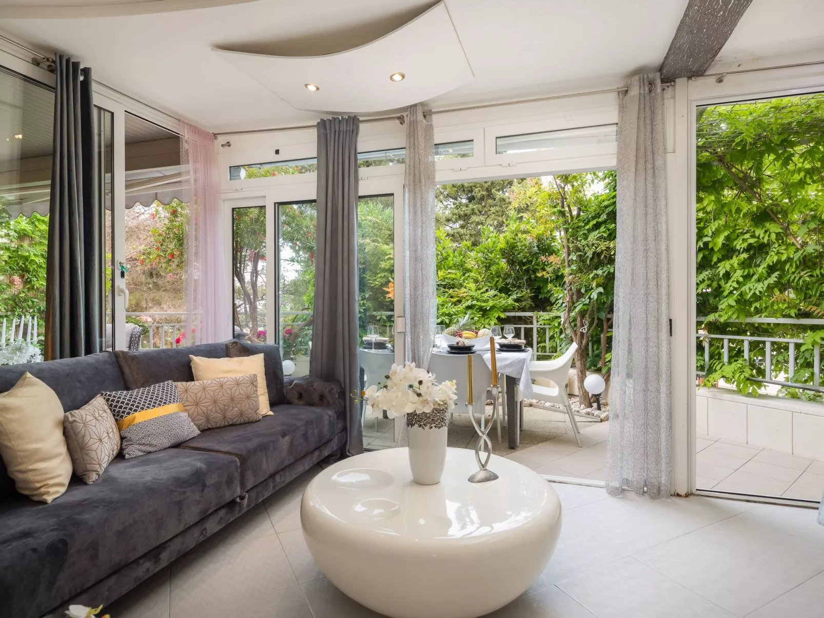 Schönes Appartement am Strand mit Terrasse-Binnen