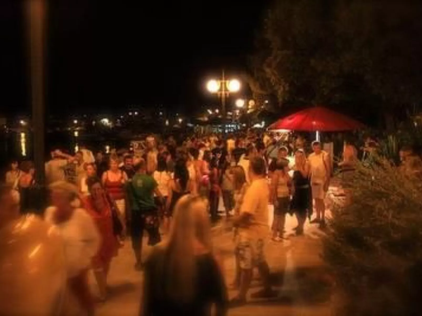 Mit Blick auf das Wasser-Buiten