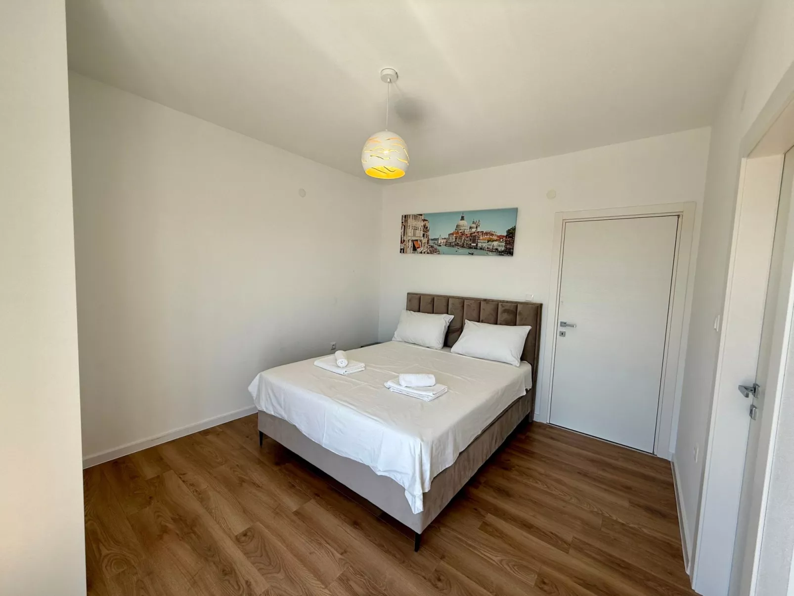 Schöne moderne Villa v-Binnen