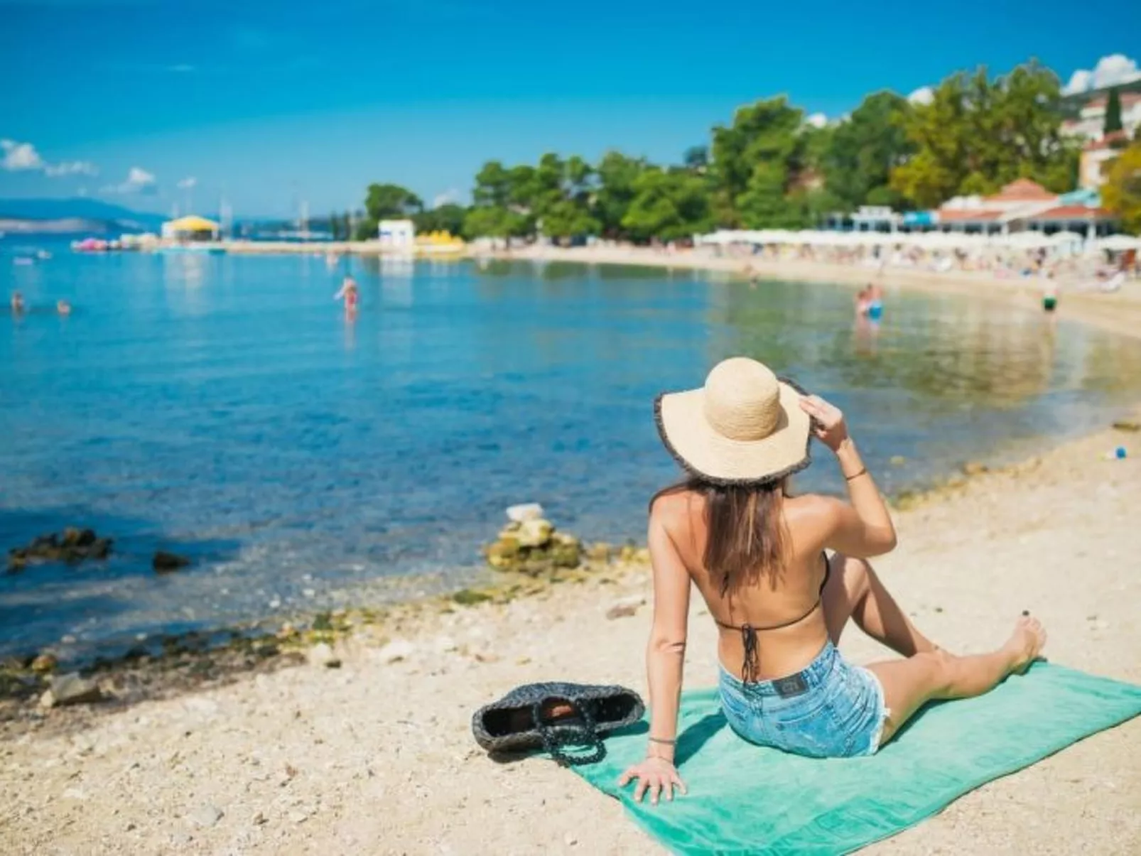 Moderne Wohnung in Crikvenica mit schöner Terrasse-Buiten
