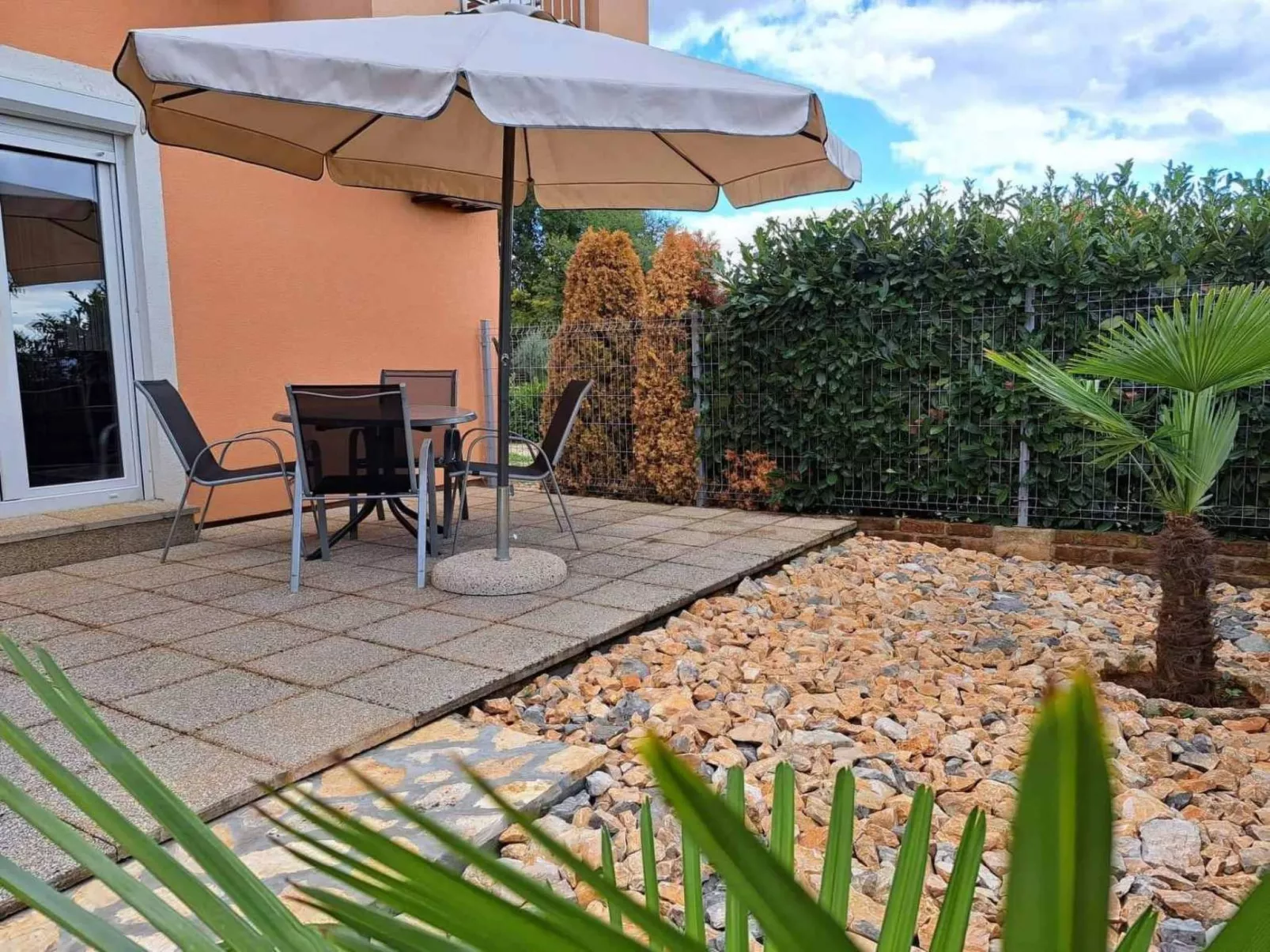 "Nette App in der Nähe des Pools"-Buiten