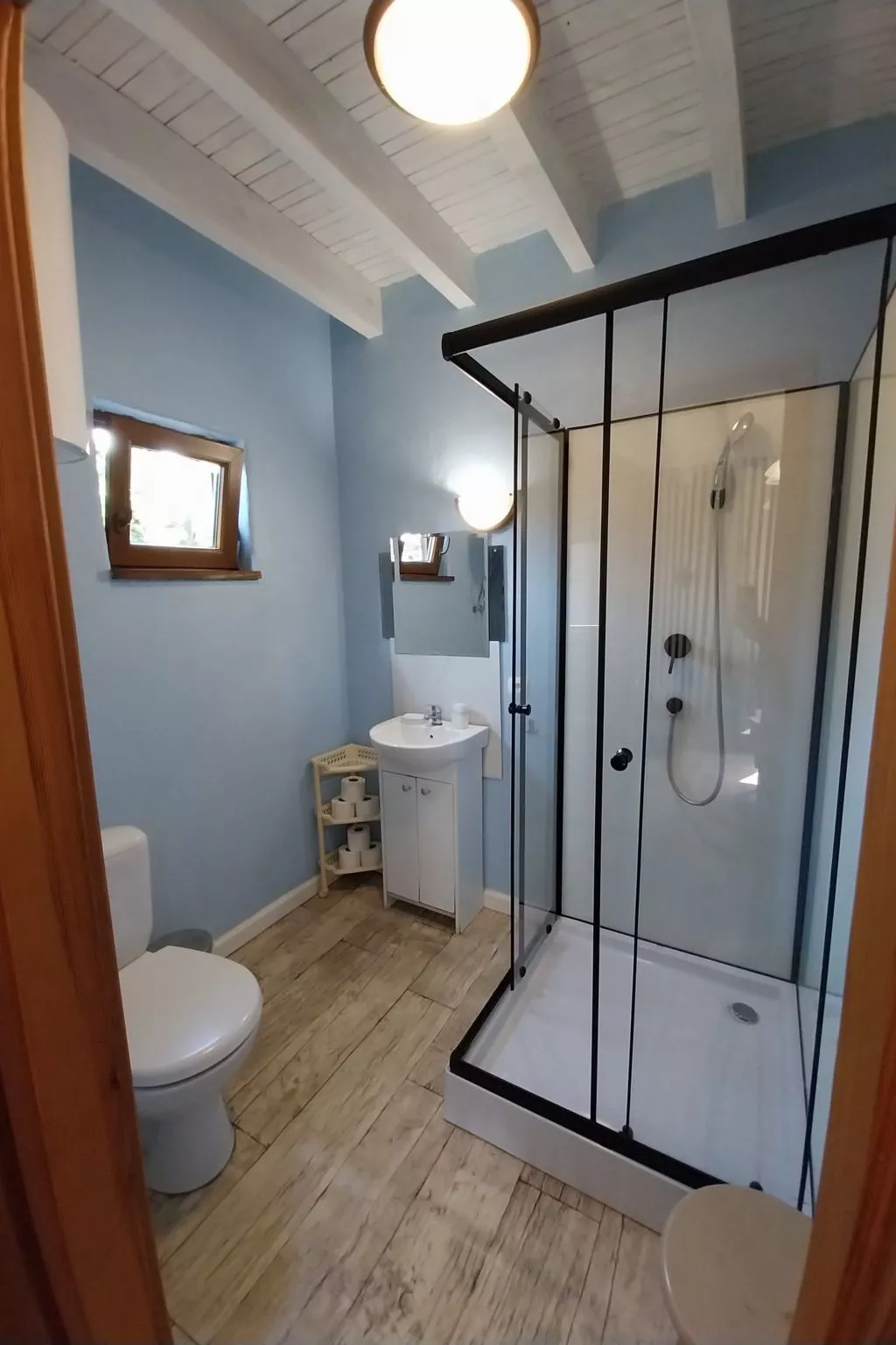 Auf einer Insel-Binnen