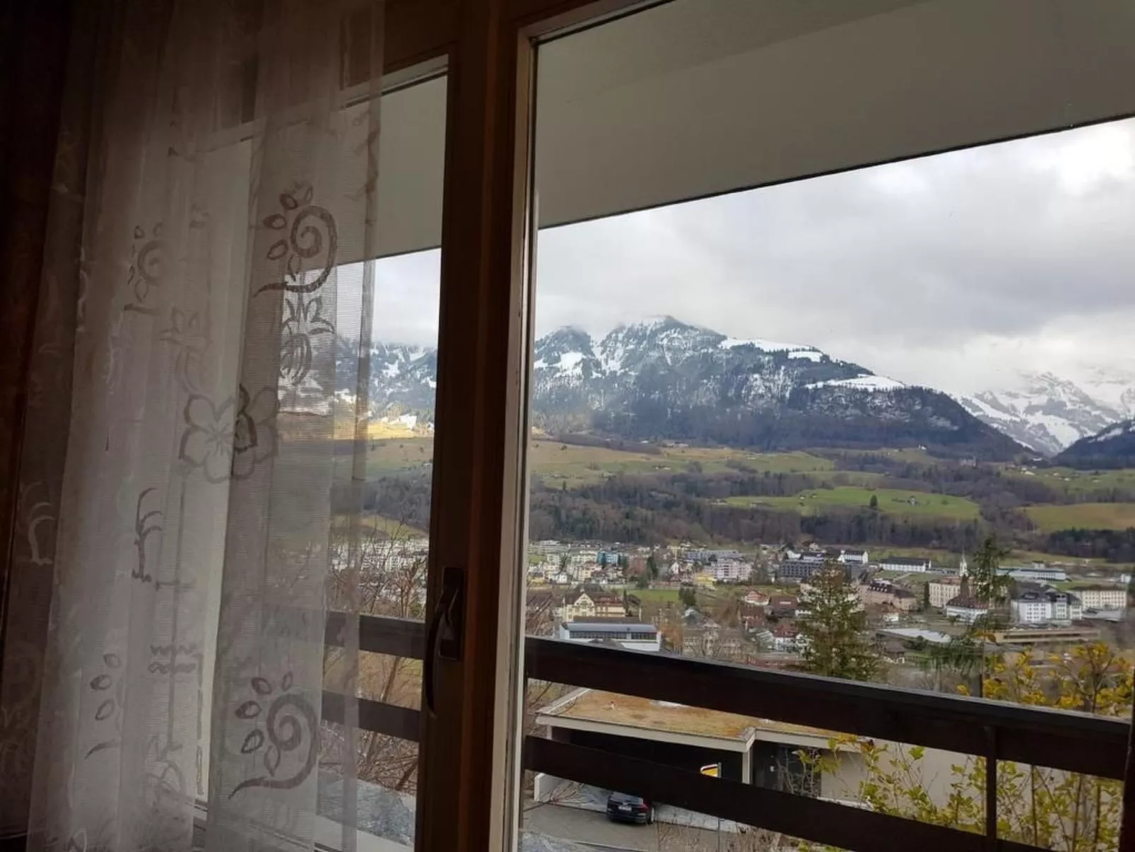 Charmantes Chalet Apartment mit Aussicht-Binnen