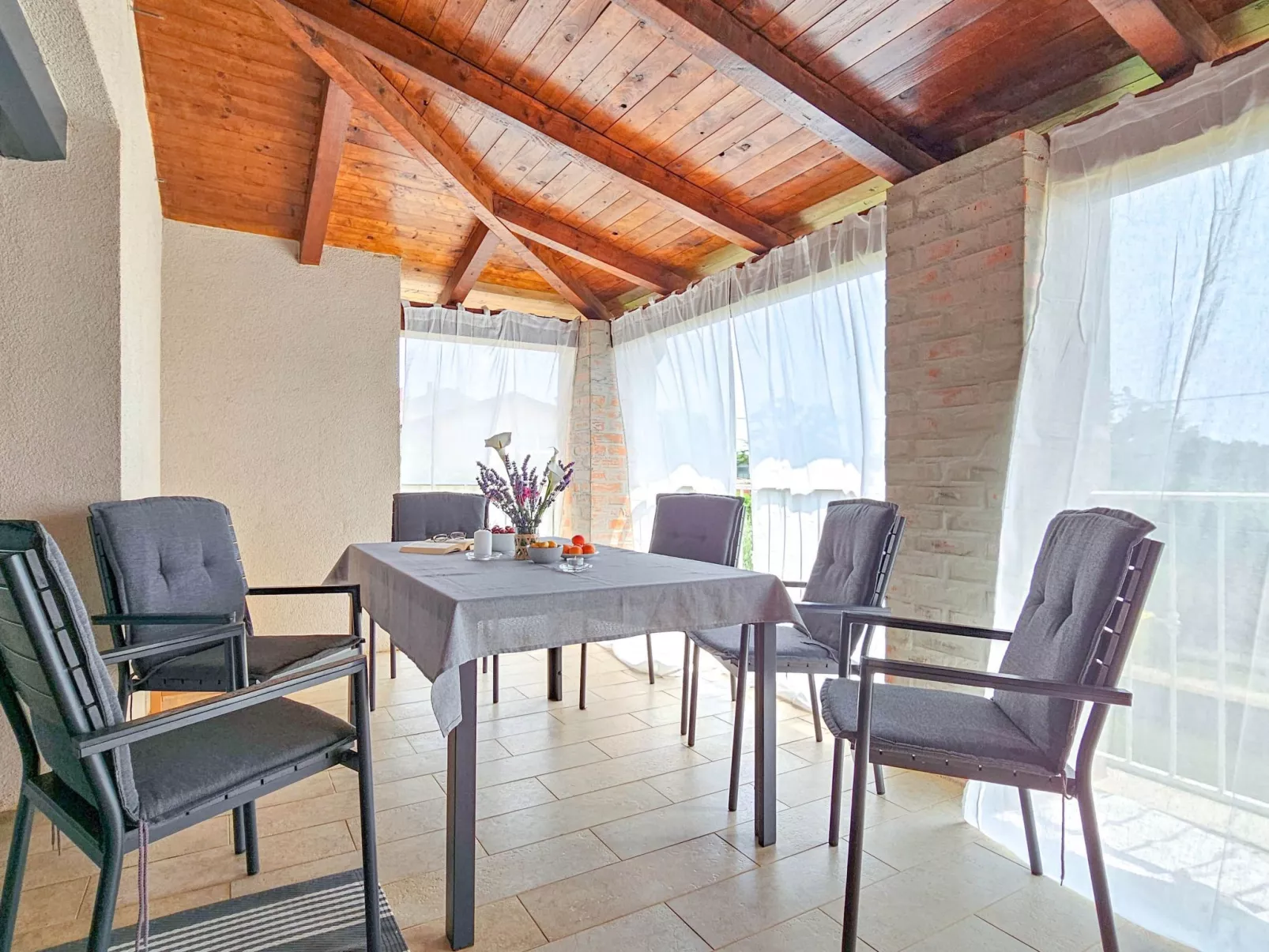 "Ines A5" mit Balkon-Binnen