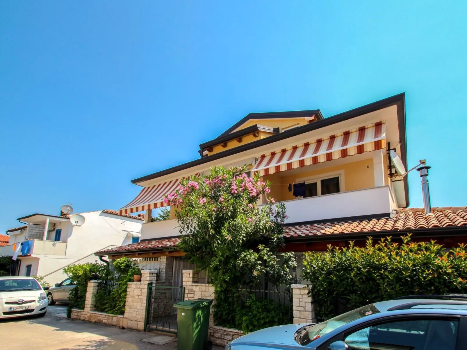 "Viviana" direkt am Strand-Buiten